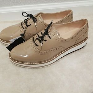 Ladies shoes